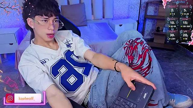 kaelwolf_tay Show Webcam