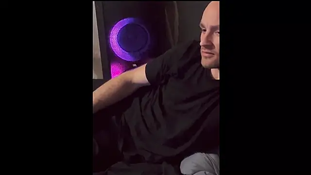 famous1tad webkamerás műsora
