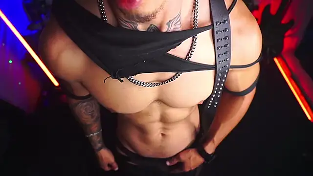Show modela alan-jet na web-kameri