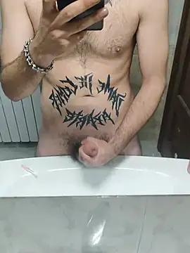 Pokazy przed kamerką – MomentoCaliente00