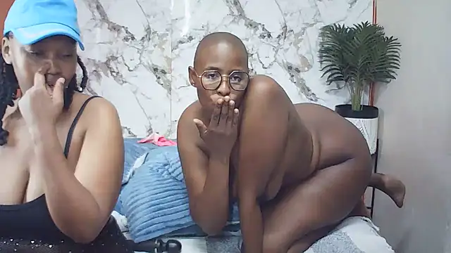 Pertunjukan Kamera Web SexyCurves9