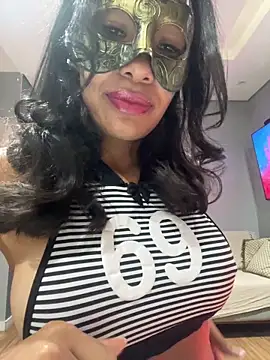 Show de LunnaMaska na webcam