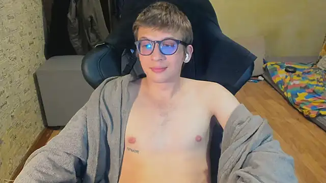Show modela themortydaglish na web-kameri