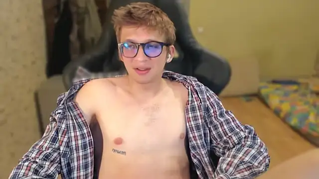 הופעת וובקאם של themortydaglish
