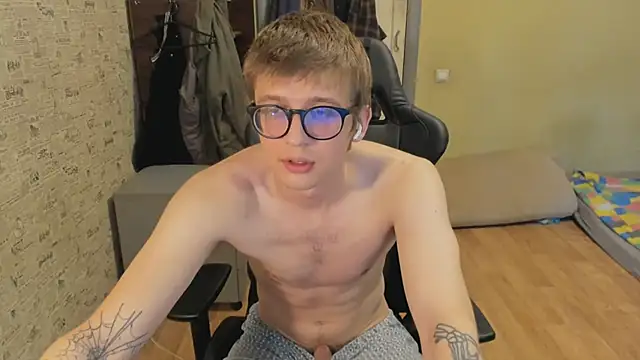 הופעת וובקאם של themortydaglish