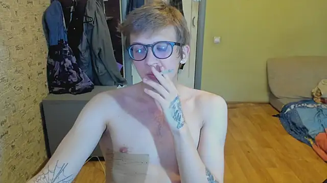 Show modela themortydaglish na web-kameri