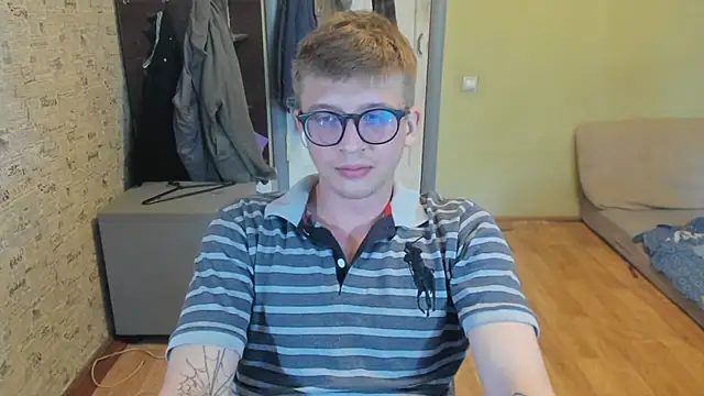 הופעת וובקאם של themortydaglish