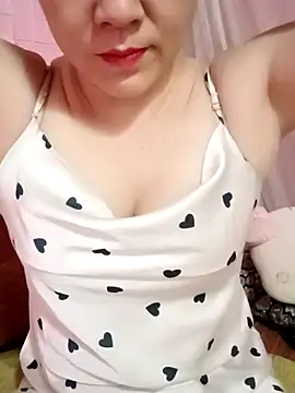 Romilk-12's Live XXX Chat