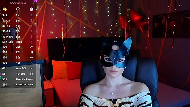 HotWildCat: διαδικτυακό σόου στην κάμερα