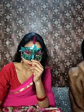 Show modela Sexy_komal02 na web-kameri