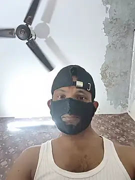 Show modela Sexy_komal02 na web-kameri