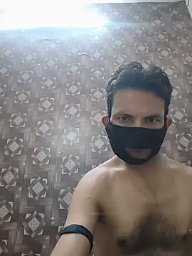 Show modela Sexy_komal02 na web-kameri