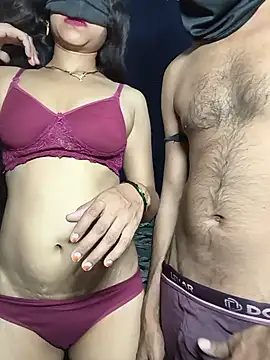 Pokazy przed kamerką – Sexy_komal02