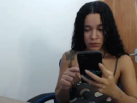 Chat +18 de UnlivedSaline ao vivo