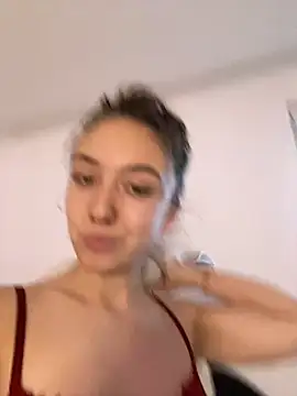 CristinaSw Adlı Modelin Canlı XXX Sohbeti