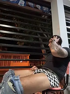 OliverWest04's Webcam Show