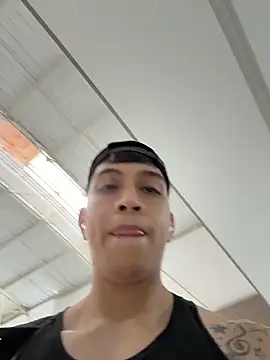 OliverWest04 Show Webcam