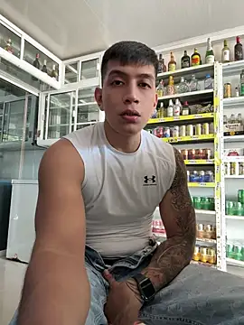 OliverWest04 Show Webcam