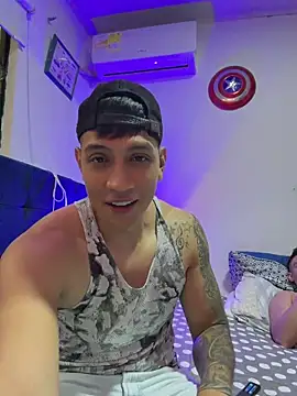 OliverWest04's Webcam Show