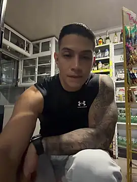 OliverWest04 Show Webcam