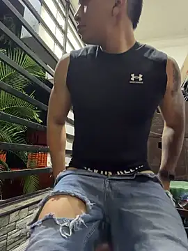 OliverWest04 Show Webcam
