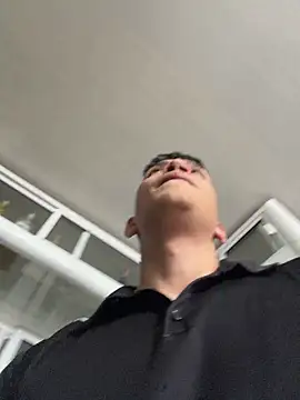 OliverWest04 Webcam-Show