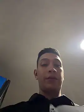 OliverWest04 Show in webcam