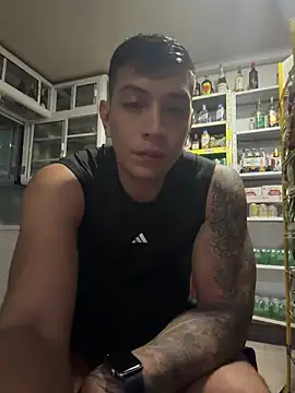 OliverWest04 Show in webcam