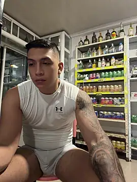 Show de OliverWest04 na webcam