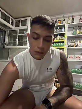OliverWest04 Show in webcam