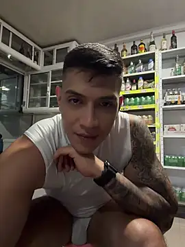 OliverWest04 Show Webcam
