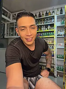 OliverWest04 Webcam-Show