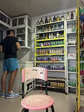 OliverWest04's Webcam Show