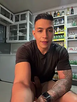 OliverWest04 Show in webcam