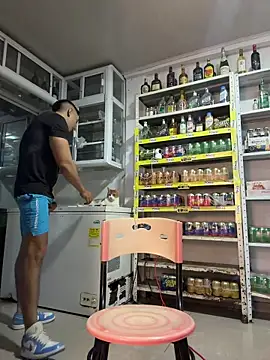 OliverWest04 Show Webcam