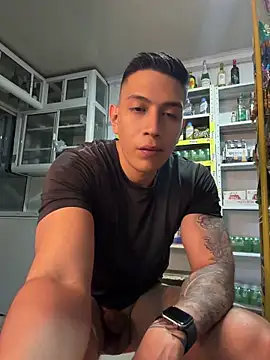 OliverWest04's Webcam Show