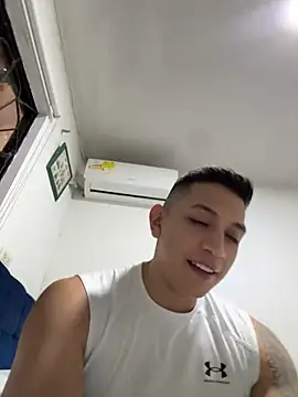 OliverWest04's Webcam Show
