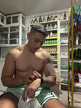 OliverWest04 Шоу с уебкамера