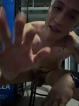 OliverWest04's Webcam Show