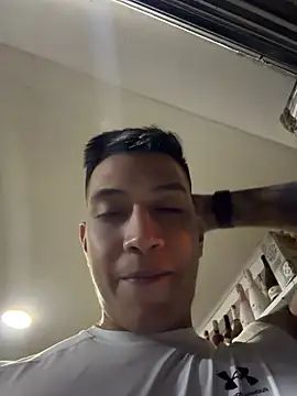 OliverWest04's Webcam Show