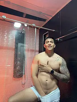 Pertunjukan Kamera Web OliverWest04