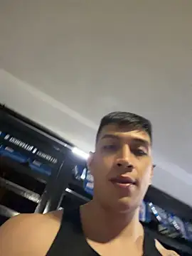 OliverWest04's Webcam Show