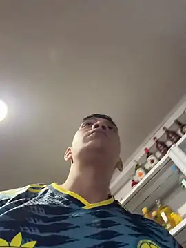 OliverWest04 Show in webcam