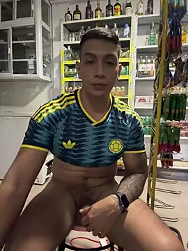 OliverWest04's Webcam Show