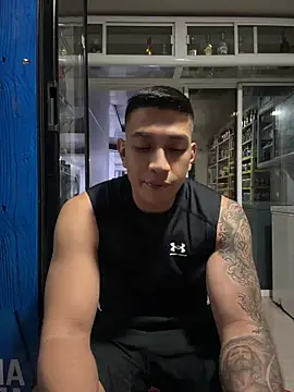OliverWest04's Webcam Show