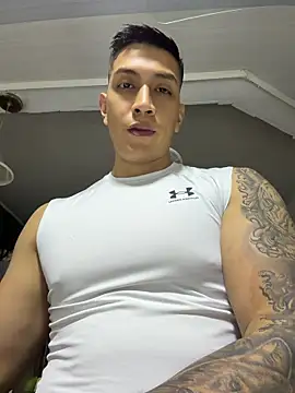 OliverWest04 Show Webcam