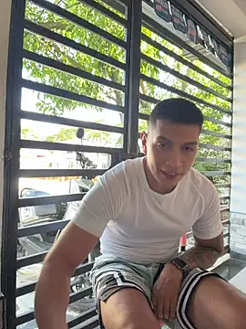 OliverWest04 Webcam show