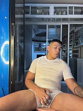 OliverWest04 Webcam-Show