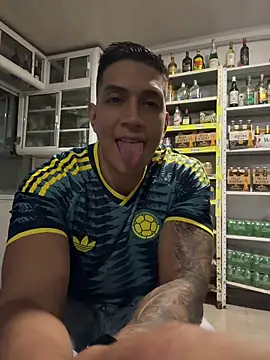 OliverWest04 Show in webcam