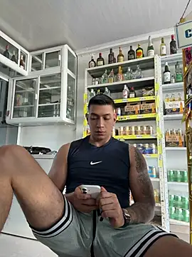 OliverWest04 Show in webcam